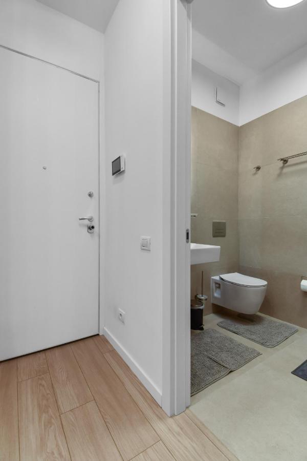 Studio Win Herastrau Voluntari Luaran gambar